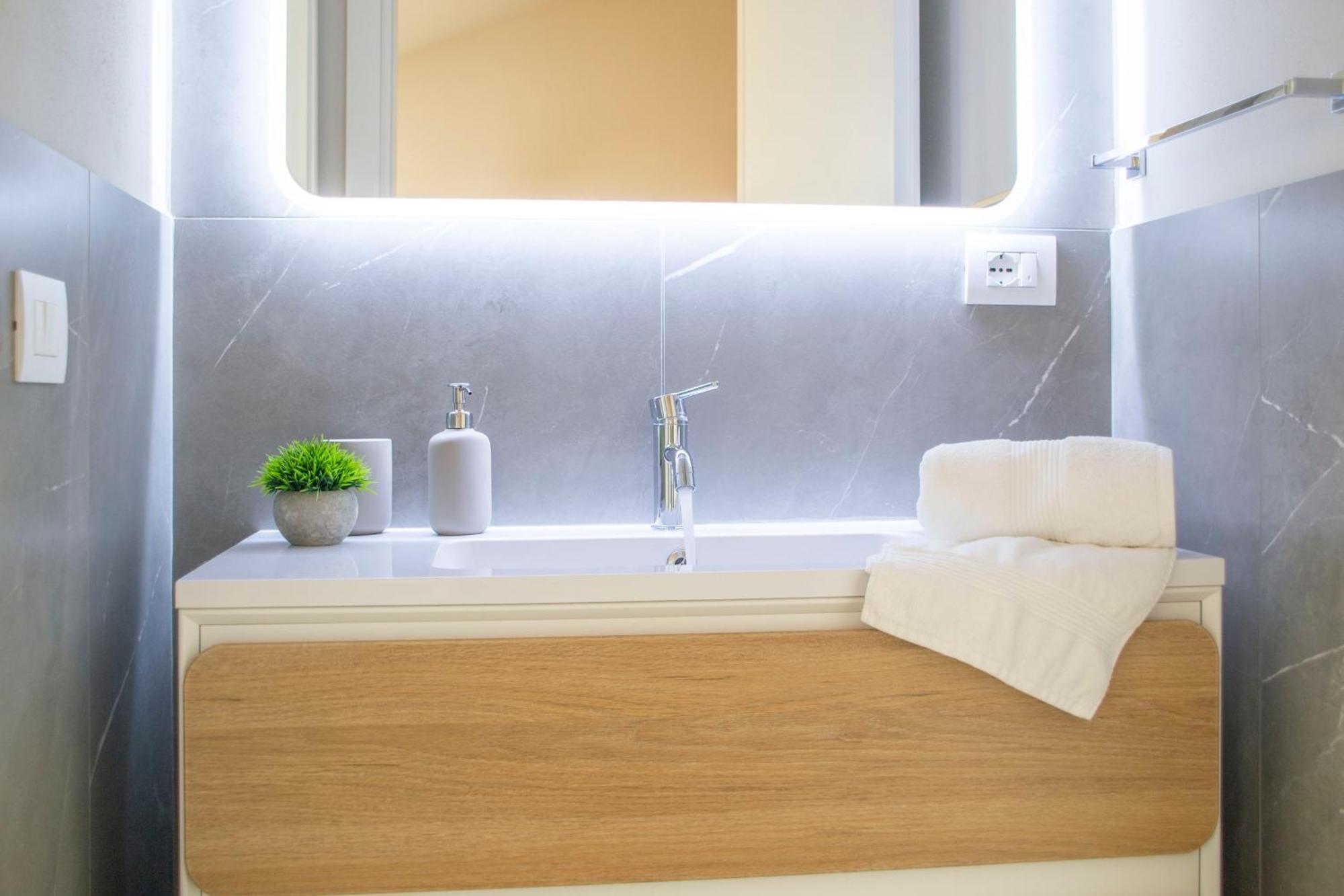 Appartamento Small Island In Milano Esterno foto